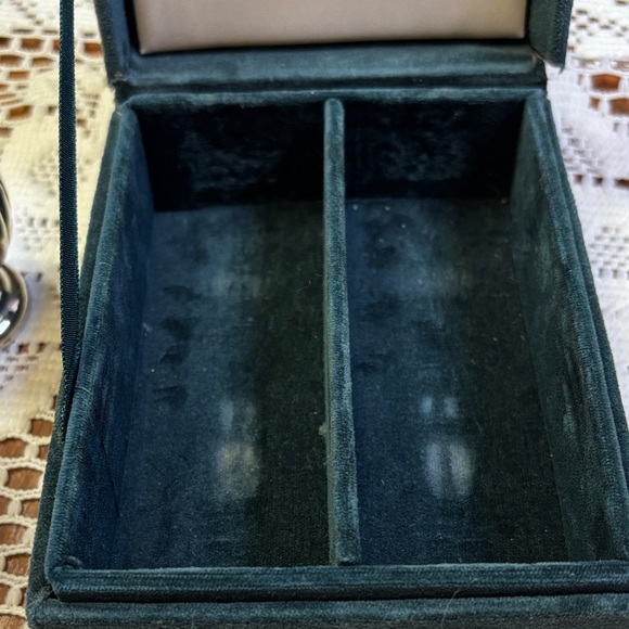 Godinger Silver plated Salt and Pepper Shakers - Picture 5 of 11